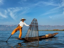 Pêcheur traditionnel sur le lac Inle