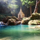 cascade d'eau et pagode, Birmanie