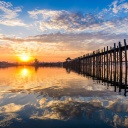Coucher de soleil au Pont Ubein en Birmanie