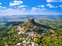 vue aérienne Mont Popa